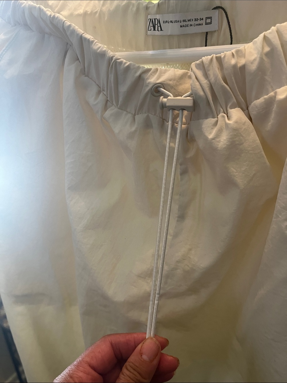 Zara White Joggers with Black Side Panels - Picture 4 of 12